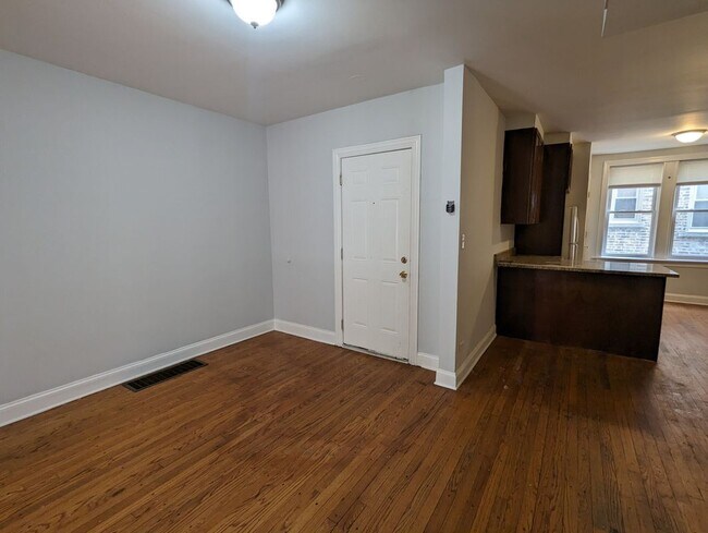 Photo - 5027 N Harding Ave Unit 5029-1W