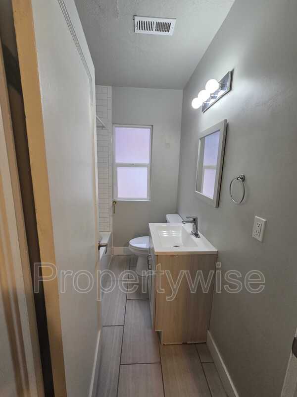 Photo - 136 S 900 E Unit A