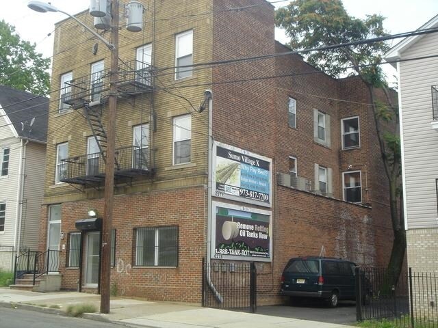 Photo - 223 Hawthorne Ave Apartments