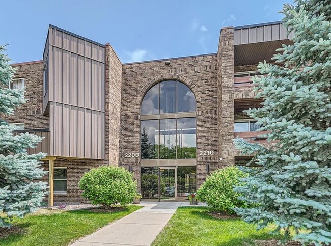 Building Photo - 2200 Midland Grove Rd Unit 103