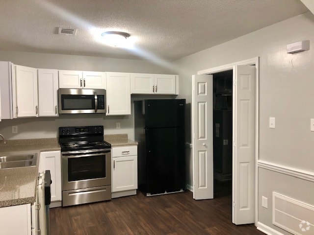 Building Photo - 140 Pineland Cir Rental