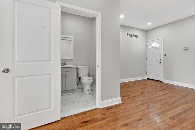 Photo - 2543 Nicholas St