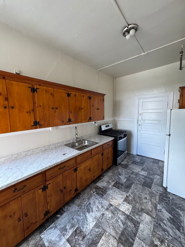 Kitchen, 3BR