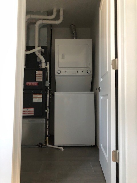 In unit laundry - 2814 N Troy St Unit 2R