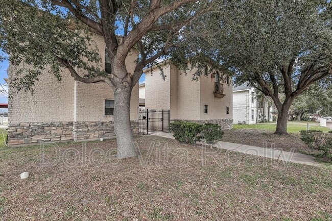 Photo - 2102 Kimberly Ln Unit Apt 2