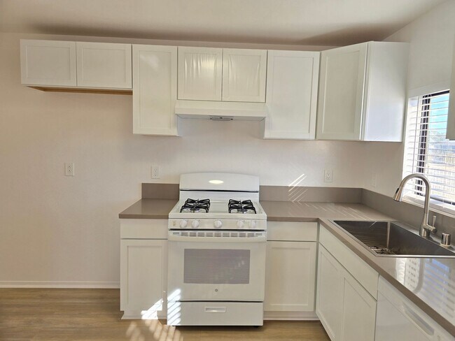 8249 Catalpa Ave Unit 8249 Catalpa Ave # A