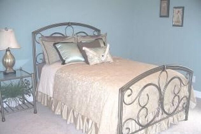 Photo - Secure Housing Now For the 2025-2026 Schoo... Unidad 203