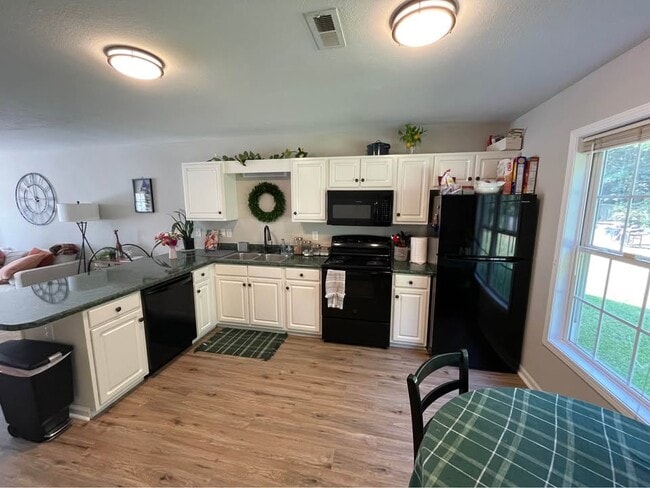 Photo - 119B Heatherbrook Ct