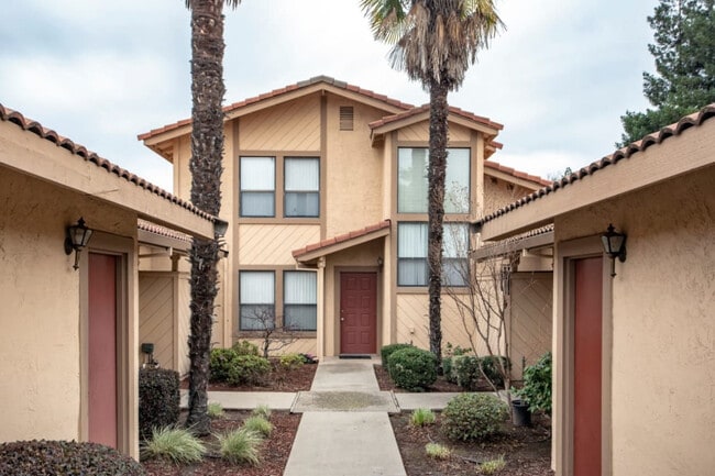 Photo - Hahn Triplexes