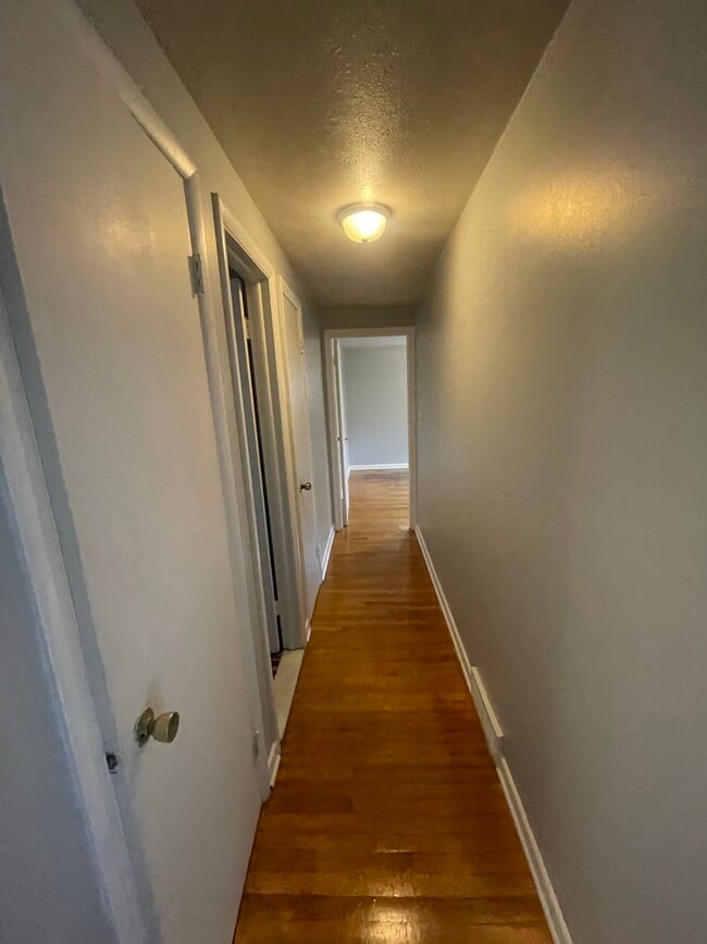 Photo - Genesee Park Dr 123/125 Unidad 125