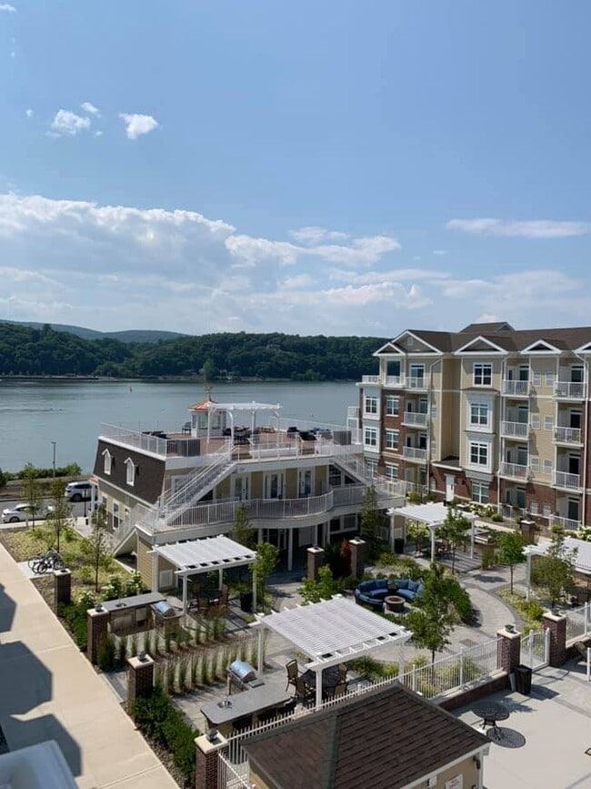 Photo - One Dutchess Luxury Waterfront 1, 2, & 3 Bedroom Apartments homes