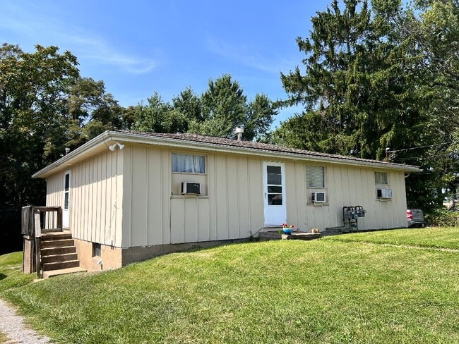 Front - 100 Spruce St Unit 1