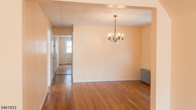 90 Rossiter Ave
