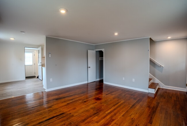 Photo - 152 Calvert St