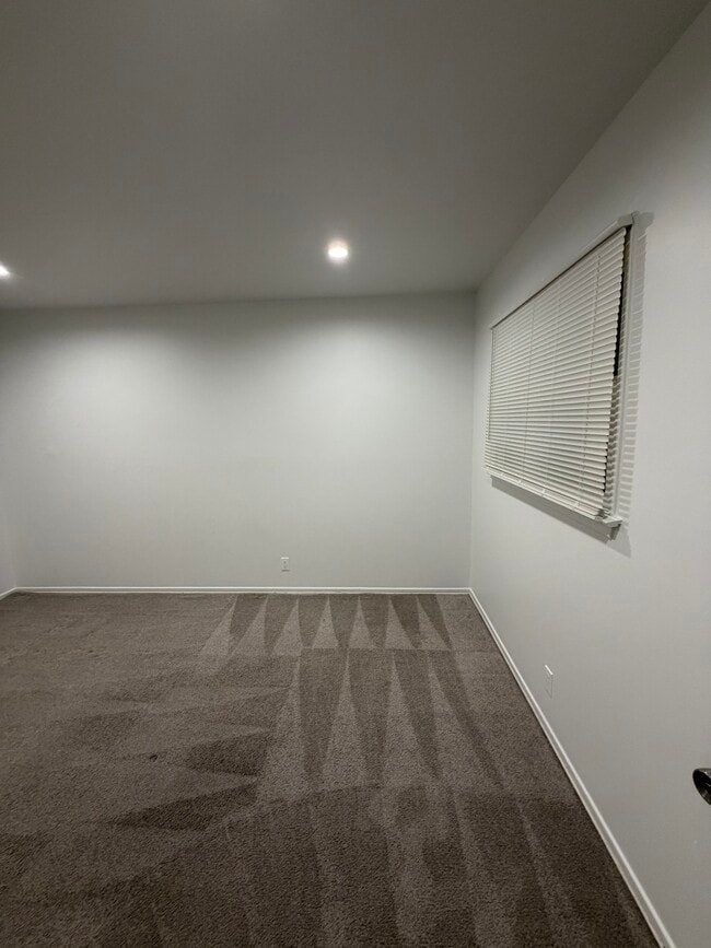 Photo - 44539 Lowtree Ave