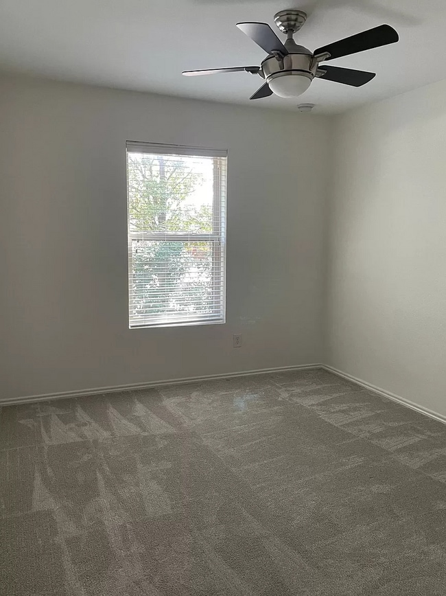 Photo - 1165 Sophia St