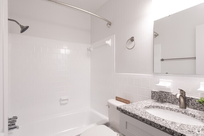 3BR, 2BA - 1,343 SF