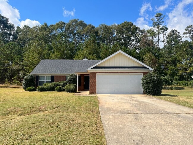 Building Photo - Renovated 3BR 2BA Home w/ 2-Car Garage • Open-View Kitchen • Garage • Garden Tub in Griffin