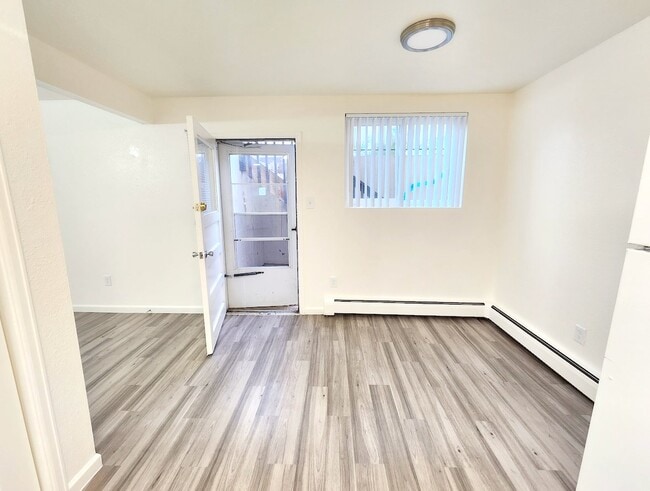 Photo - 1330 Zephyr St Unidad 10