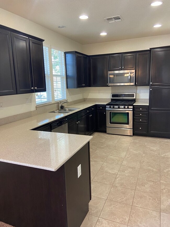 Photo - 4 Bedroom, 2.5 Bath - Located in Hideaway Treehouse Community