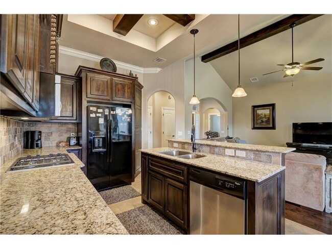 Building Photo - 4 Bedrooms/3Car/Storm Shelter-In Edmond Schools-Community Pool