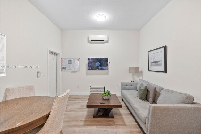 Photo - 830 SE 14th St Unidad 3