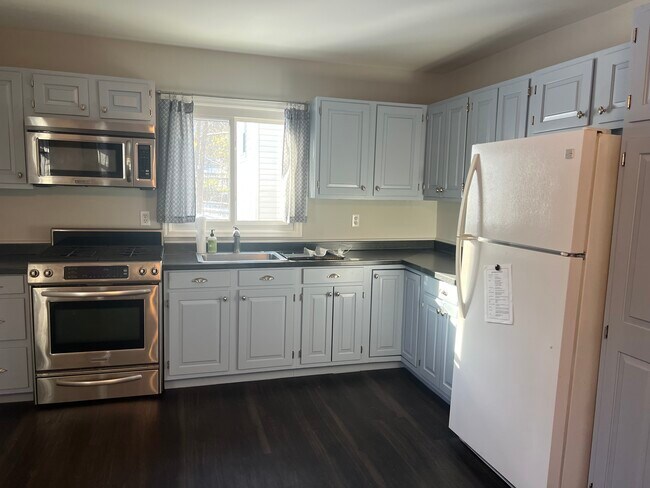 Photo - 190 Allview Ave Unit Apt 1