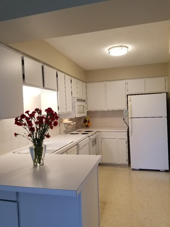 Photo - 10326 Balsam Ln