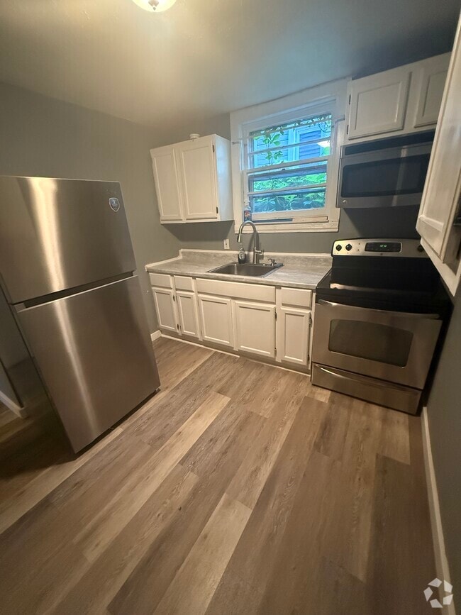 Building Photo - 129 Tennyson Ave Unit 129 Tennyson Ave  #1 Rental