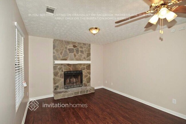 Photo - 3071 Eastland Way