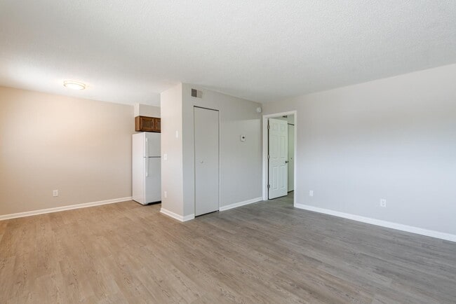 Photo - 209 N Woodland Dr