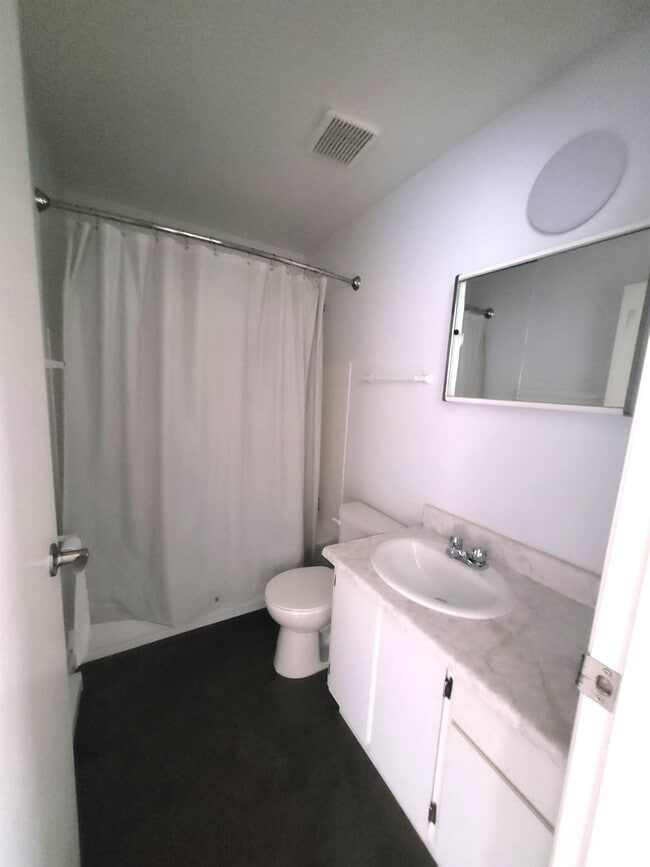 Photo - 880-880 Prince Rupert Blvd