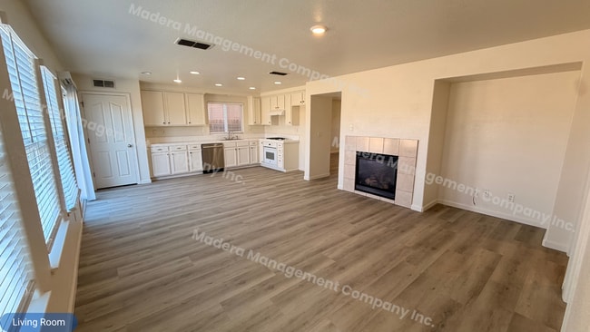 846 Papaya St