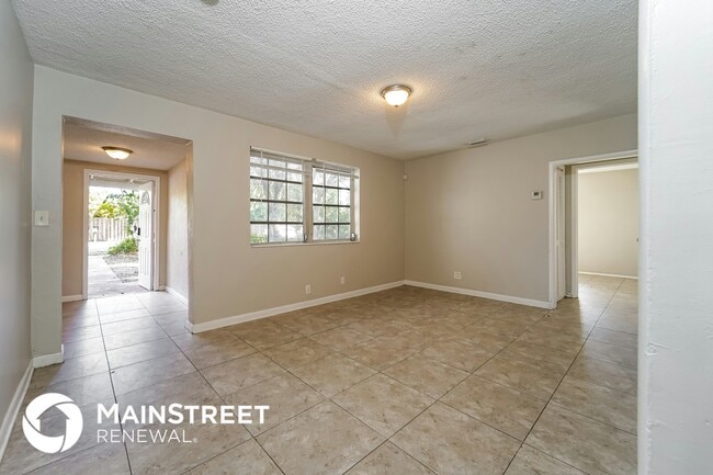 Photo - 122 Allen Rd