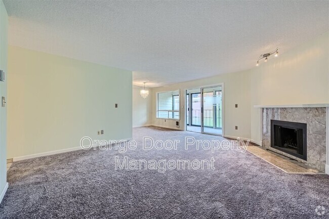 Building Photo - 7307 N Skyview PlaceAPT G202