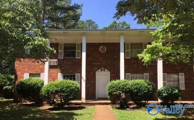 Building Photo - 210 Cloverleaf Dr Unit 1