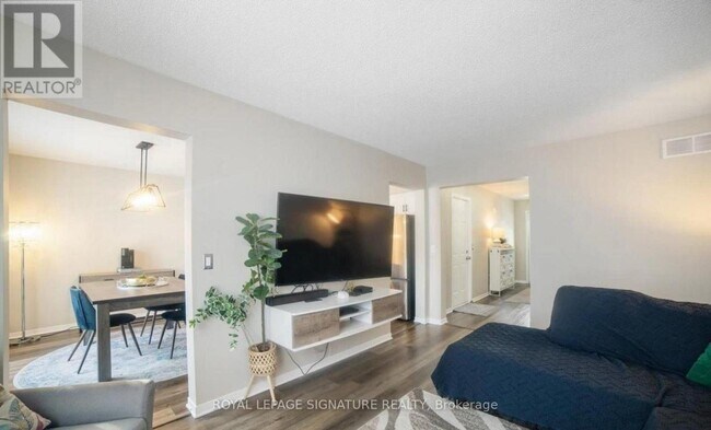 Photo - 25 Meadowvale Dr
