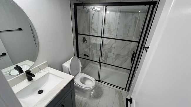 Building Photo - 3896 Skyview St Unit 2 Bed 1 bath Basement