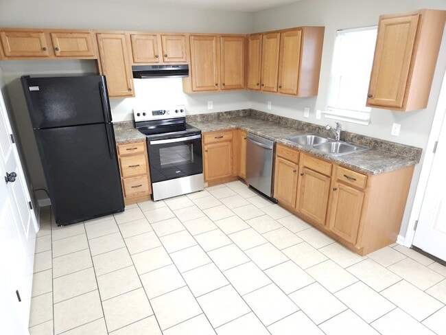 Photo - 705 Crestland Ave Unit B9