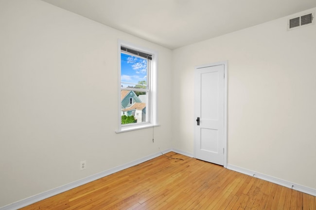 3036 W Wellington Ave Unit 3