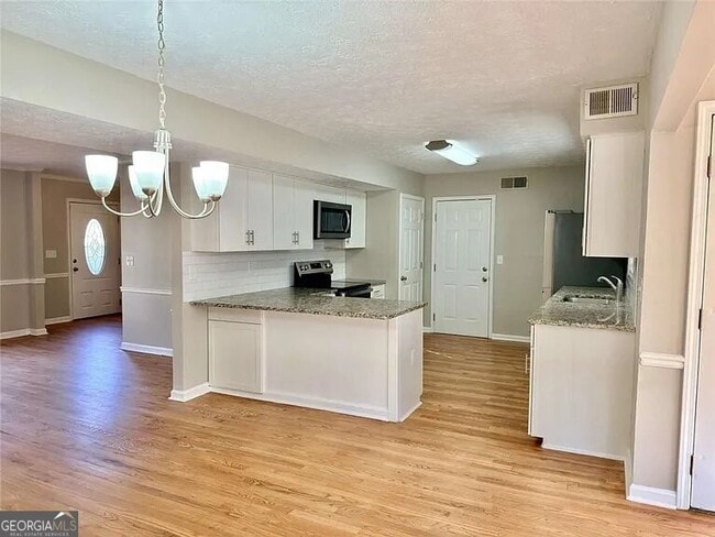 Photo - 343 Welton Way