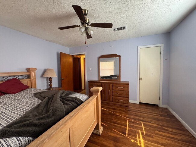 Photo - fully furnished 3-bedroom, 2-bathroom