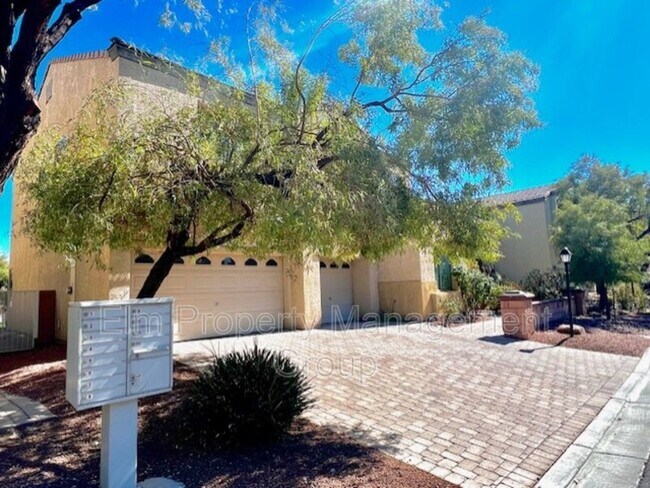 Photo - 8016 Pandur St