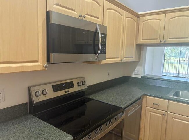 Photo - 1112 Keystone Dr Unit E