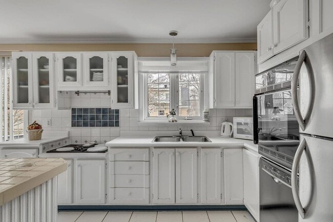 Building Photo - 3803 Barrington St Rental