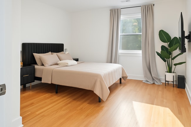 Photo - 523 Princeton St