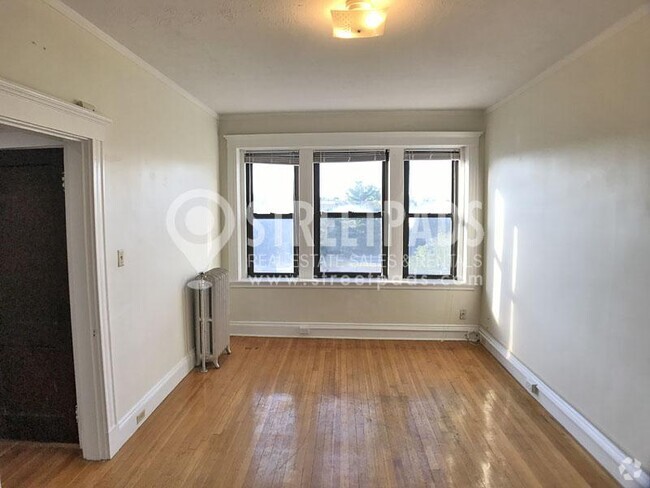 Building Photo - bedroom in Malden MA 02148 Rental