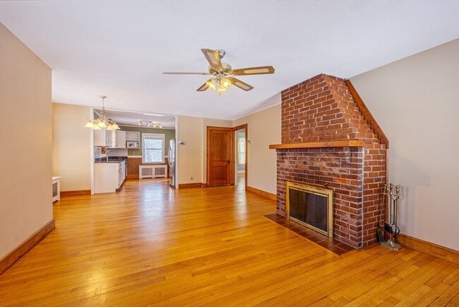 Photo - 27 Lathrop St