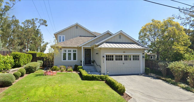 Photo - 764 Hillcrest Dr House