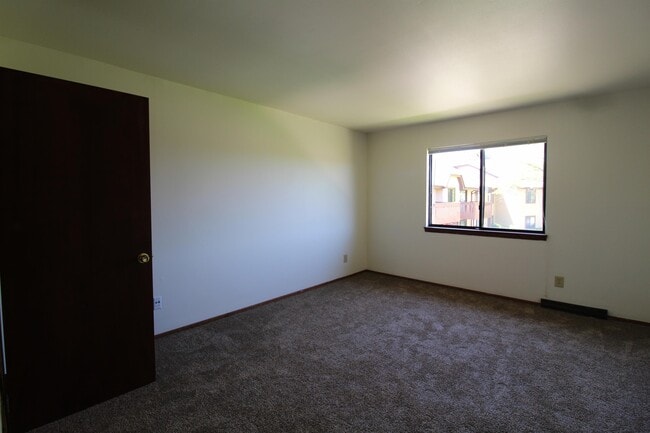 Photo - 7641 N 60th St